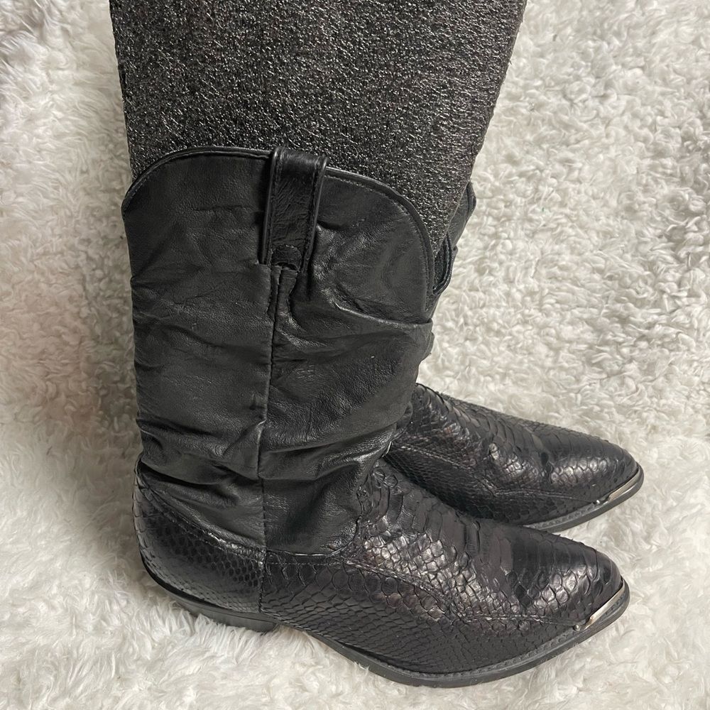 Code West men’s cowboy Boots leather Black &
snake skin print Size9.5